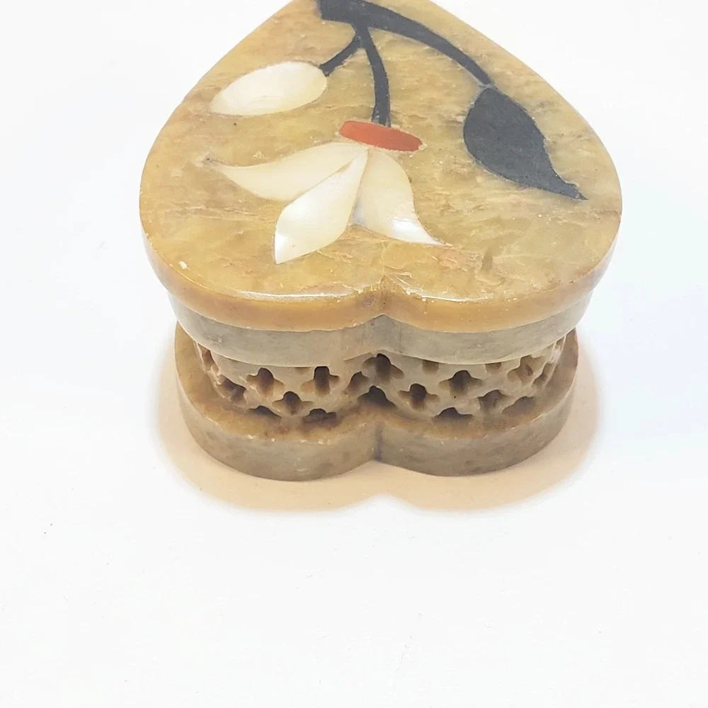 N/A vtg carved